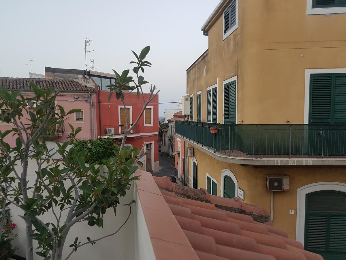 Отель Borgo Marinaro Ачи Костелло Экстерьер фото